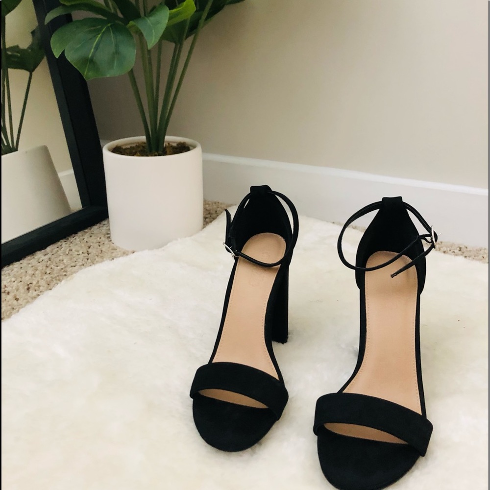 Black Size 6 Charlotte Russe Heels